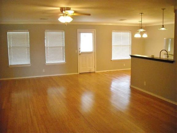 4th image of 106 Bayliss St