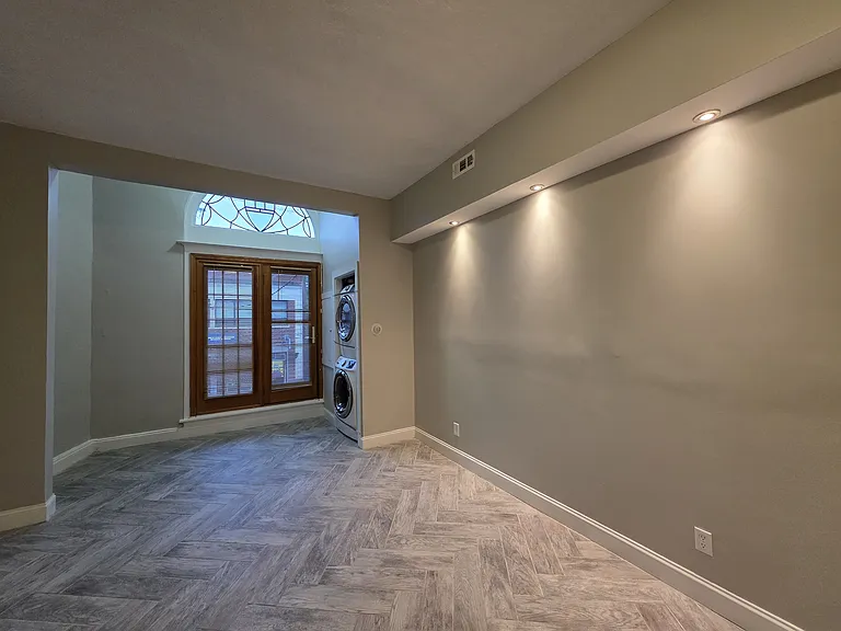 75 Whitney Ave #2A — Photo 3