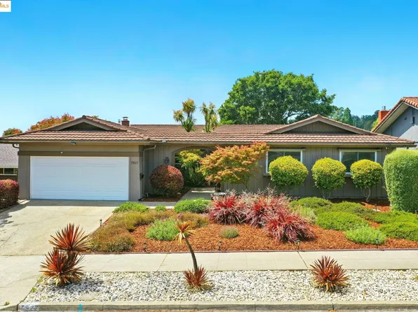 7927 Phaeton Dr, Oakland, CA 94605