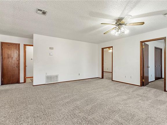 5th image of 353 SW 92nd St