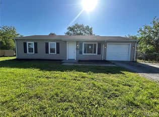 811 Saint Monica Dr, Cahokia, IL 62206