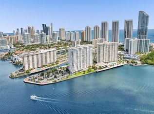 500 Bayview Dr APT 826, Sunny Isles Beach, FL 33160