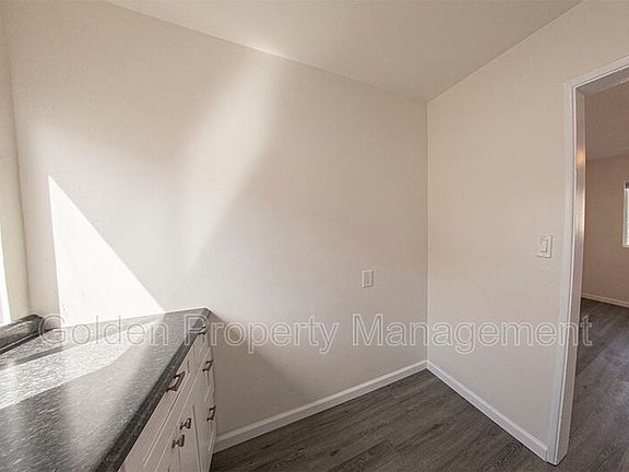 4th image of 4210 Haines St APT 3