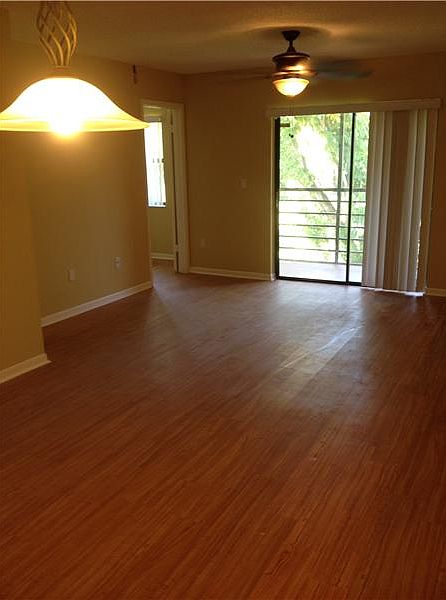 1st image of 842 NE 209th St #201-37