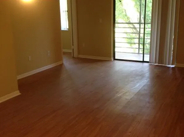 842 NE 209th St #201-37, Miami, FL 33179