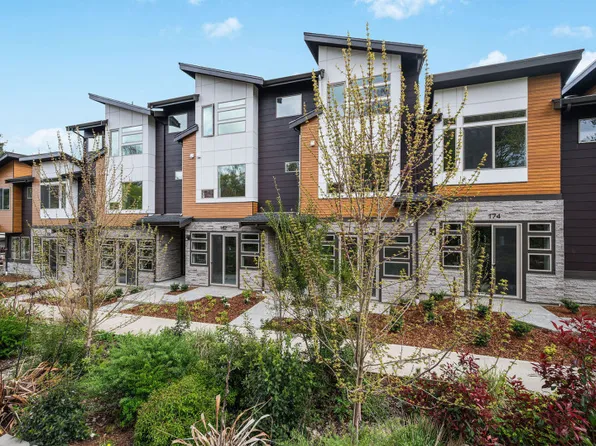 168 Whispering Ln NW, Bainbridge Island, WA 98110