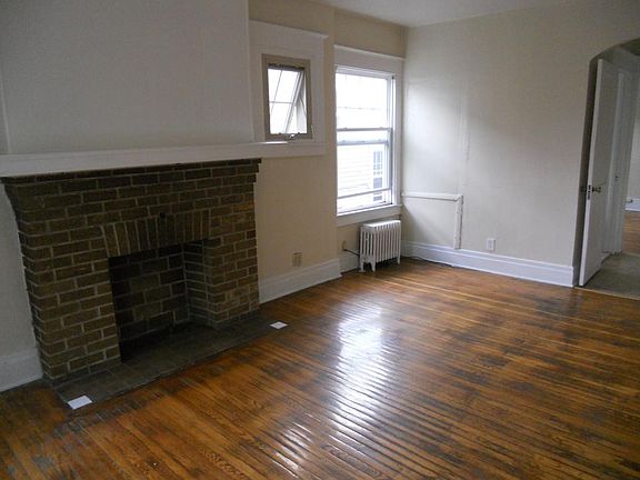 2nd image of 420 Jersey St #2