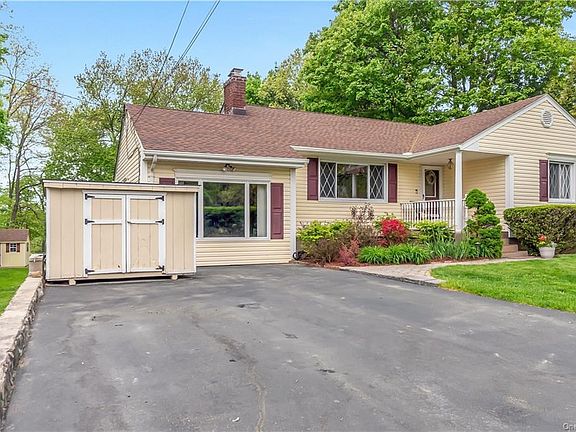 3rd image of 3055 Quinlan St