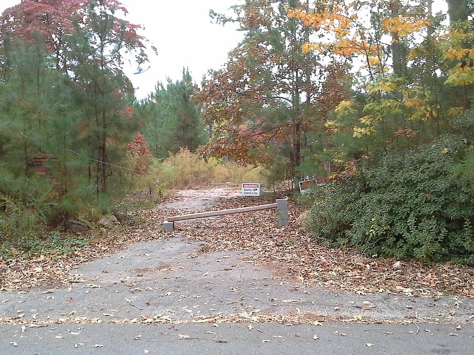 2nd image of 109 South Circle Dr.