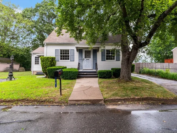 98 Ellis St, Seekonk, MA 02771
