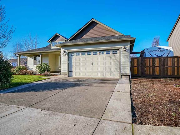 3rd image of 1309 Cloudmont Dr