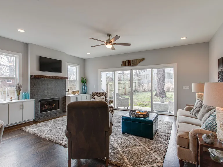 2815 W Kirkwood Ave #B — Photo 16
