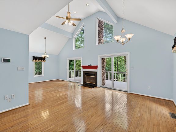 3rd image of 107 Creeden Dr