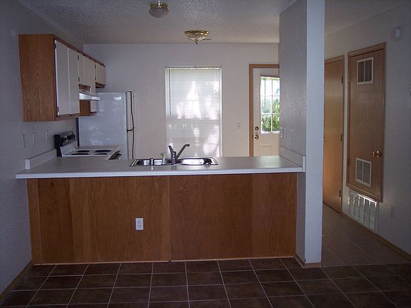 3rd image of 120 And 140 E Helena #2 5-Plex