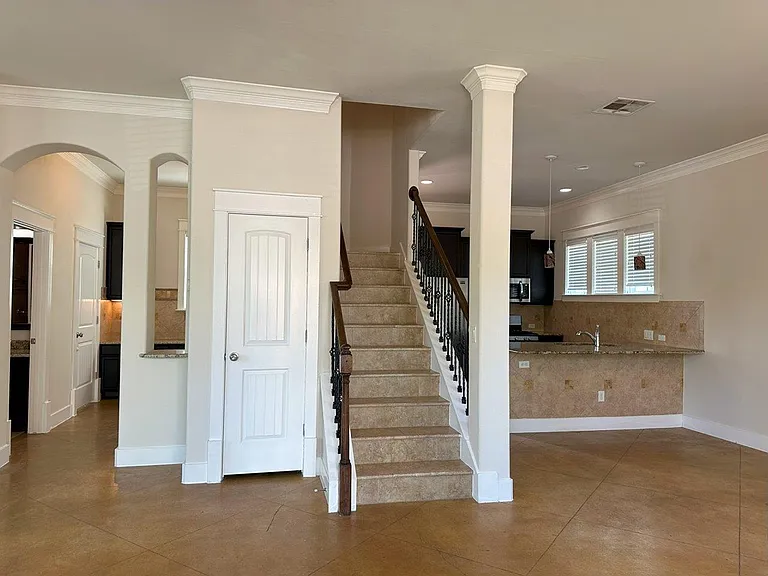 505 W North Loop Blvd #A — Photo 4