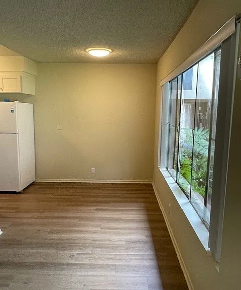 545 N Holliston Ave #5 — Photo 4