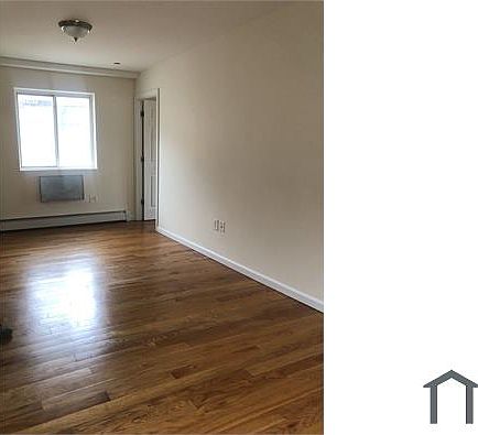 4th image of 1120 E 222nd St #3R