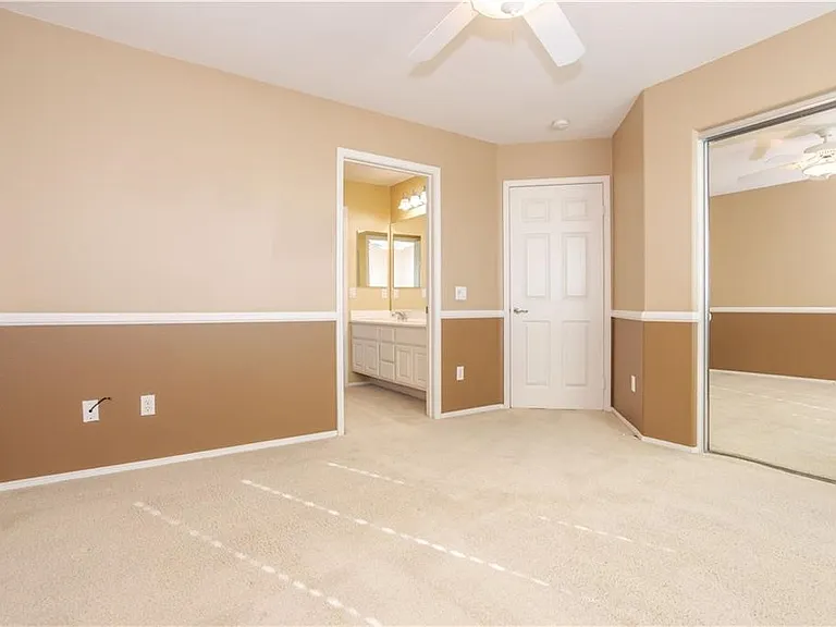 19932 Oakville Ct — Photo 10