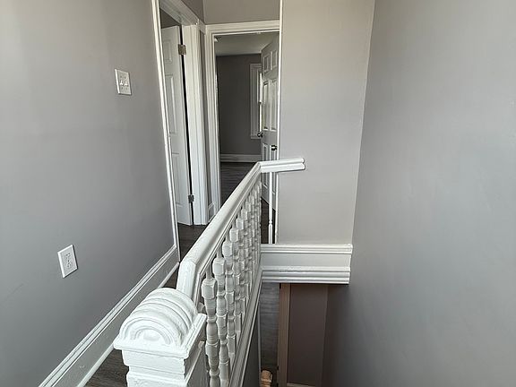 5th image of 642 E Indiana Ave Floor 2