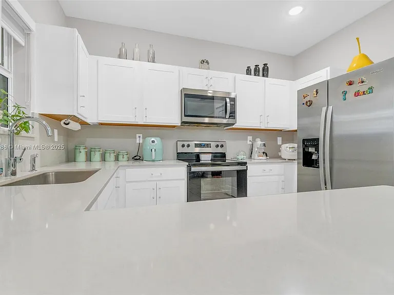 424 NE 4th Ave #424 — Photo 18
