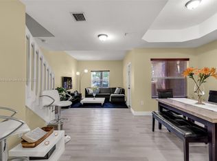 983 SW 143rd Ave #1403, Hollywood, FL 33027