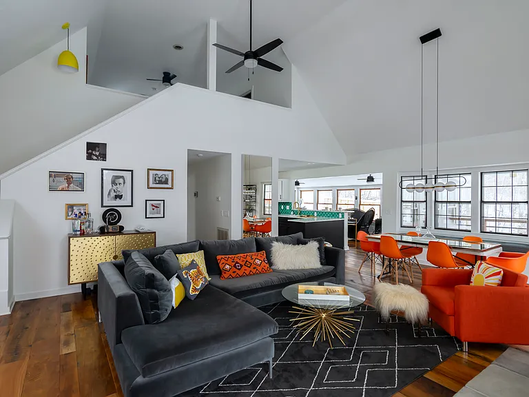 Living/Dining area