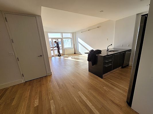 4th image of 114 Troutman St APT 421
