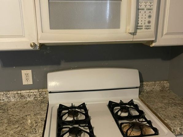 2 Fairview Dr APT 3
