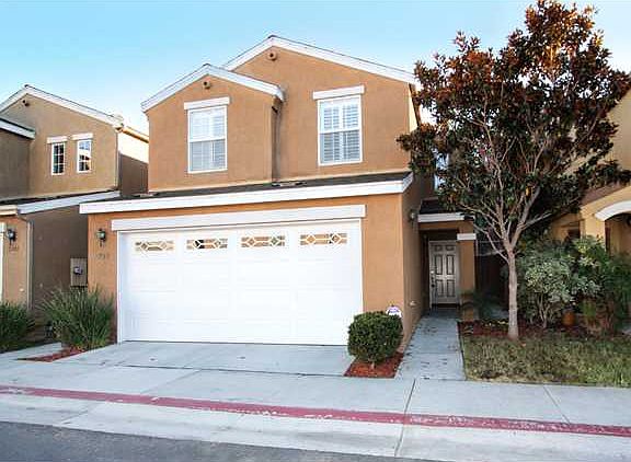 5th image of 2737 Creekside Village Way