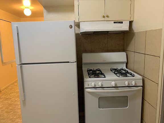 4th image of 329 Smalley Ave