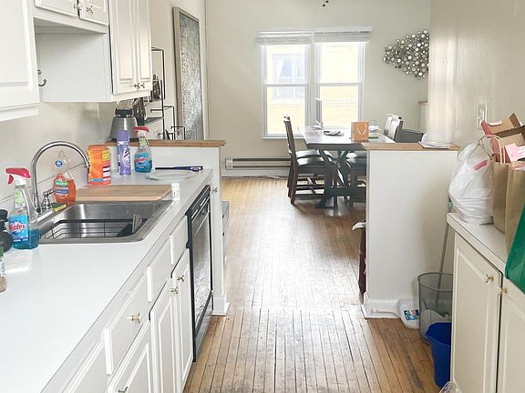 3rd image of 726-28 W Roscoe St #726-3S