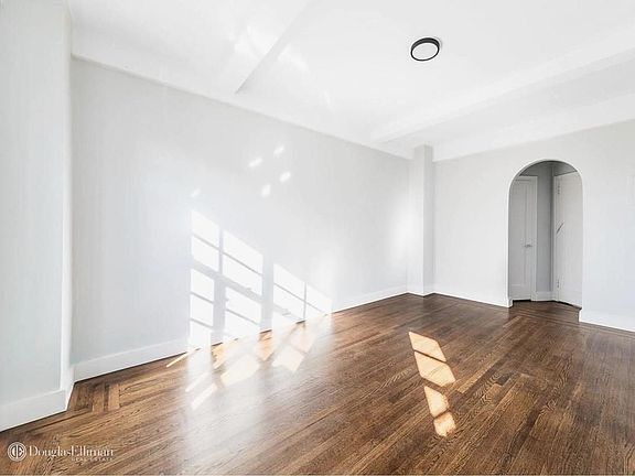 4th image of 10 Sheridan Sq APT 5C