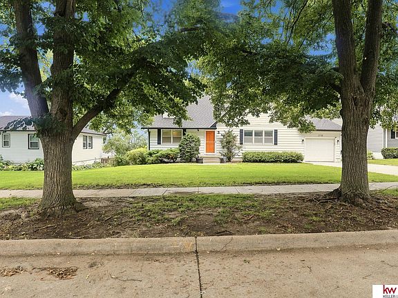 5th image of 3718 S 49th Ave
