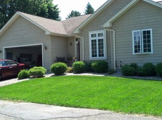 2 Grove St, Easthampton, MA 01027