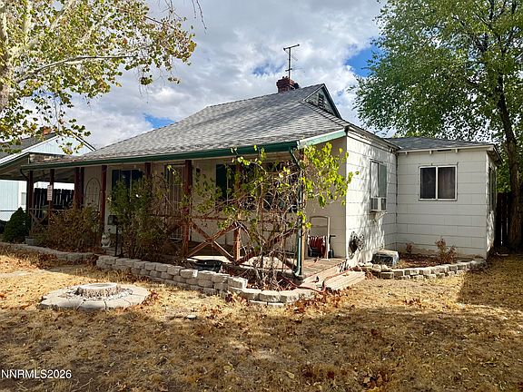 3rd image of 727 Balzar Cir