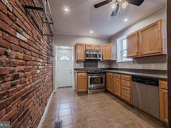 2nd image of 1909 W 5th St