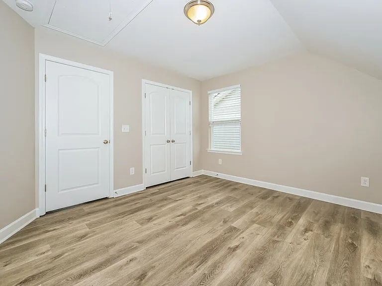 8809 Cressent Glen Ct — Photo 13