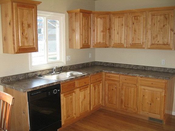 Brand new knotty alder cabinets, countertops & bambbo flooring
