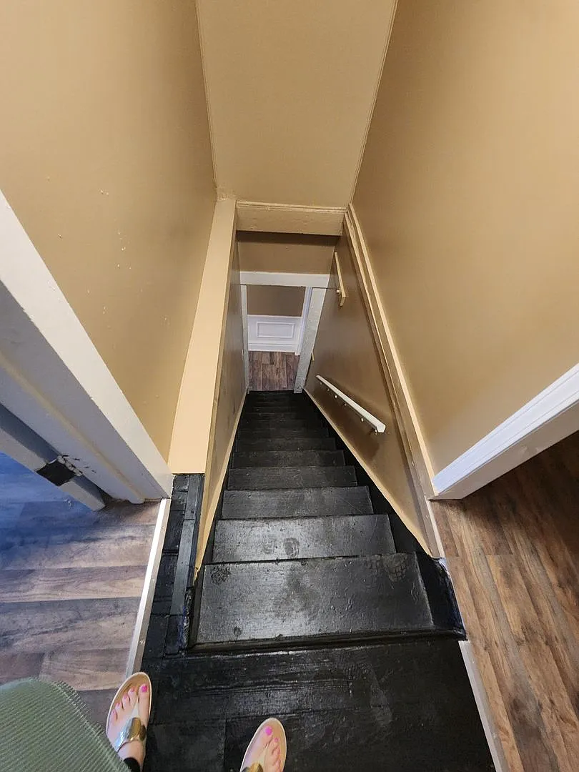 1024 S Greenlawn Ave photo 1