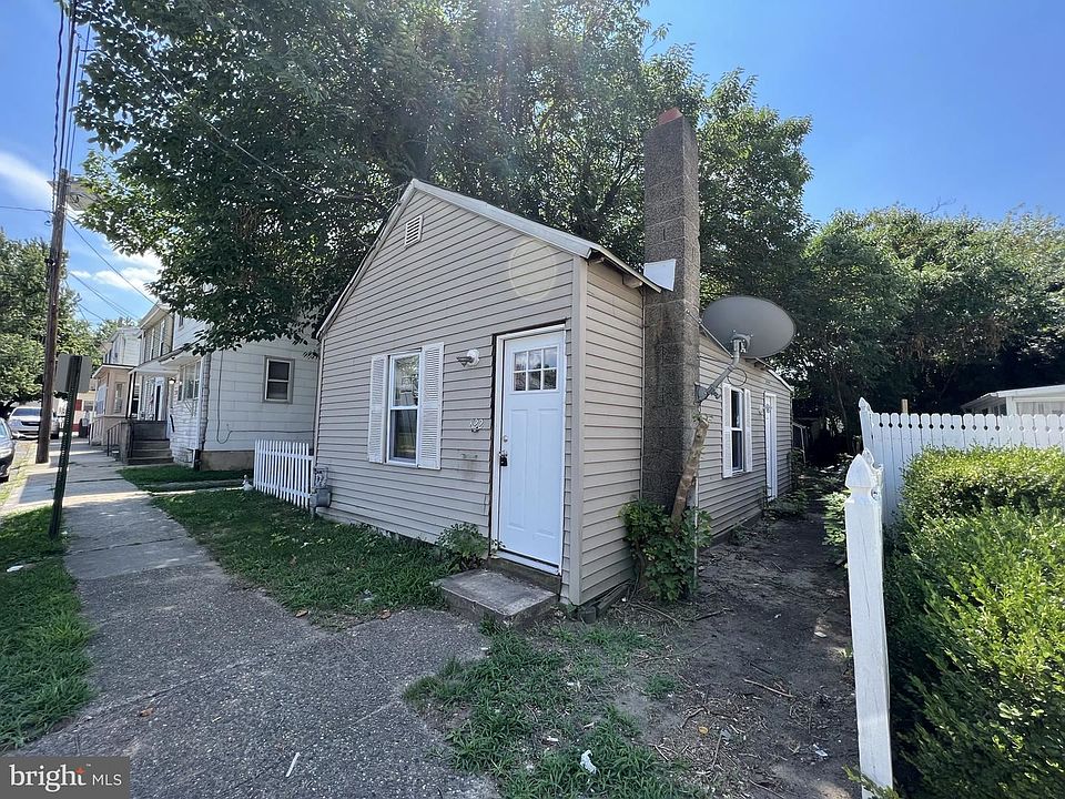 1st image of 822 Little Somerset St