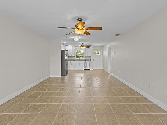 5th image of 9821 Hernando Ct