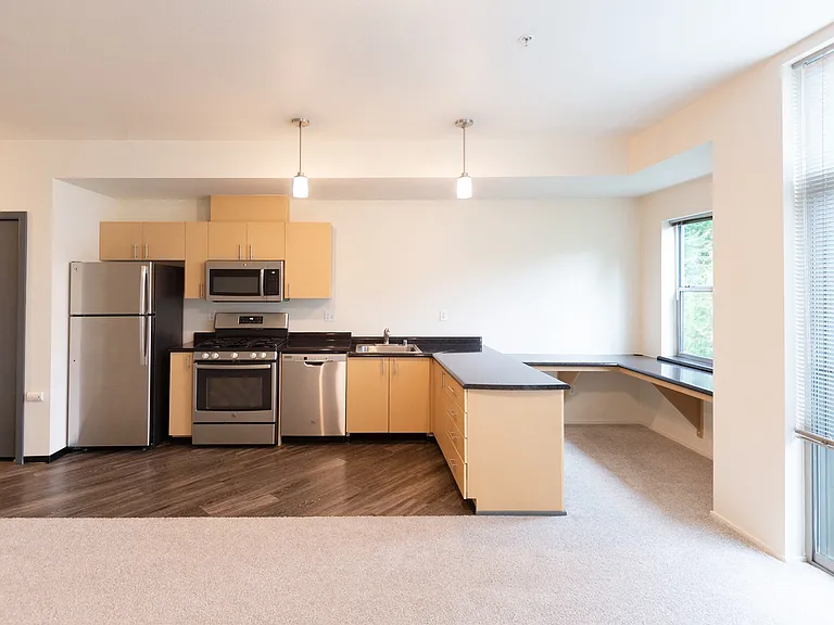 Saffron Apartments — Photo 22