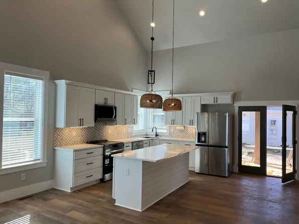 65 Wallace St, Greenville, SC 29605