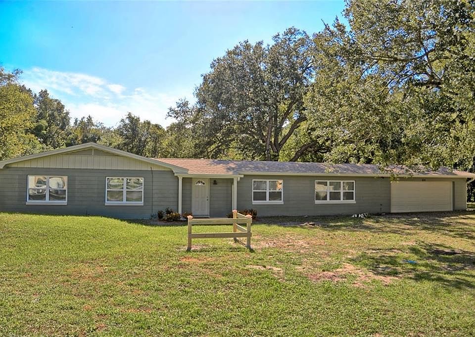 1st image of 501 Pine Dr