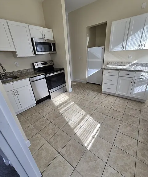714 State St #1 — Photo 12