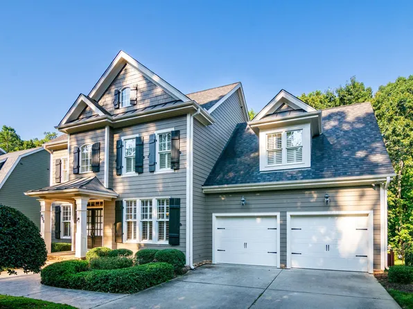 808 Skymont Dr, Holly Springs, NC 27540