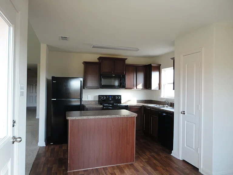 1800 Douglas St #1 — Photo 14