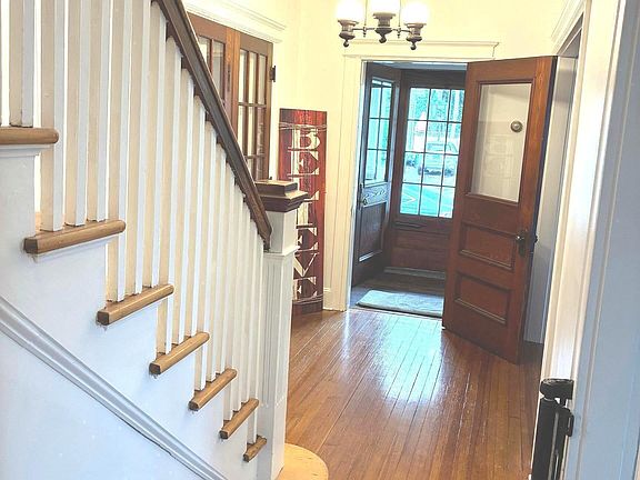 5th image of 16 Holbrook Court