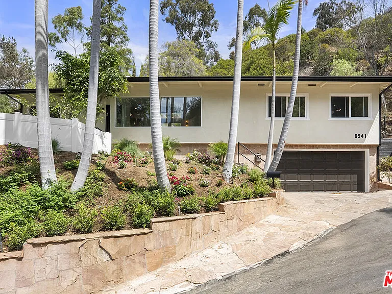 9541 Cedarbrook Dr — Photo 1