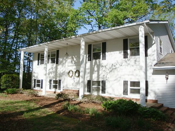 View shows Huge Porch